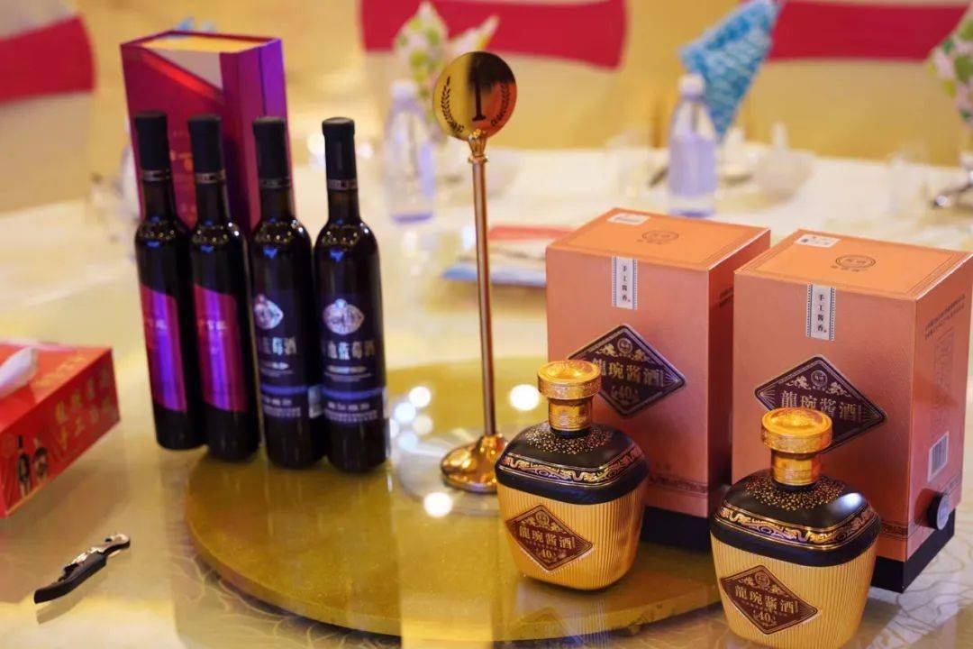 秦池龍琬醬酒及藍(lán)莓酒鑒賞會(huì)在青島成功舉辦